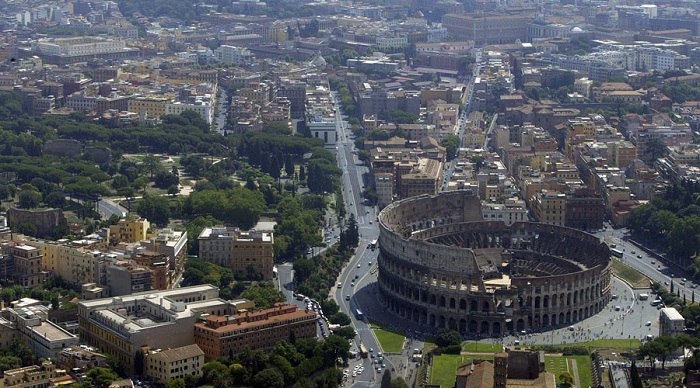 Rome metro suspended as earthquake hits central Italy